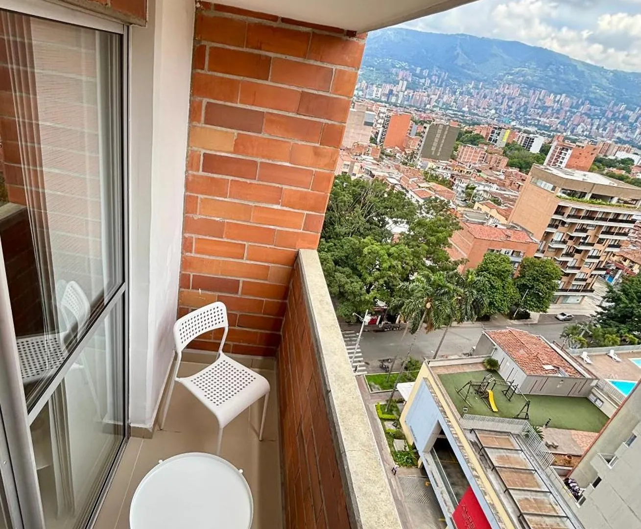 Increible Apartaestudio Cerca Al Centro Comercial Los Molinos Medellín Colombia