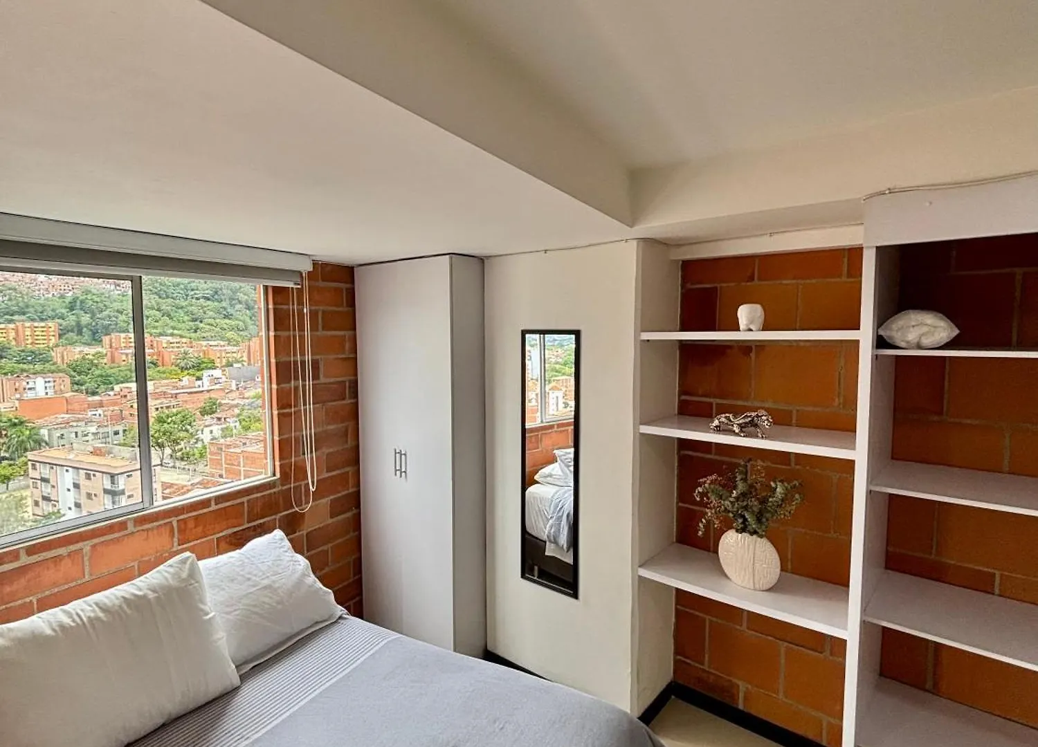 Increible Apartaestudio Cerca Al Centro Comercial Los Molinos Medellín Apartamento